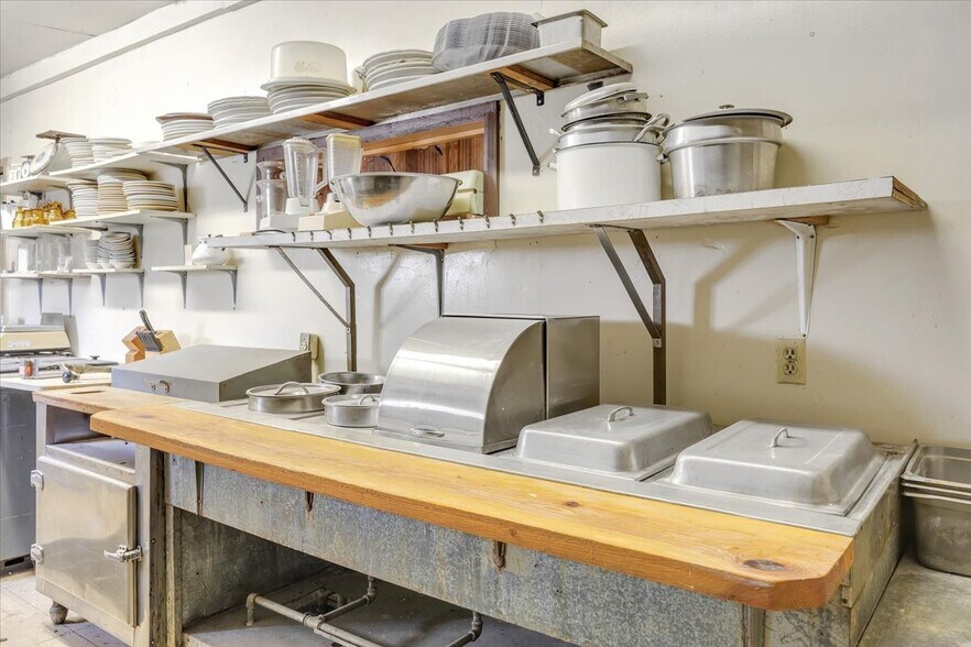 More Photos Of 18387 Chestnut Ave, Tuolumne Restaurant For Sale