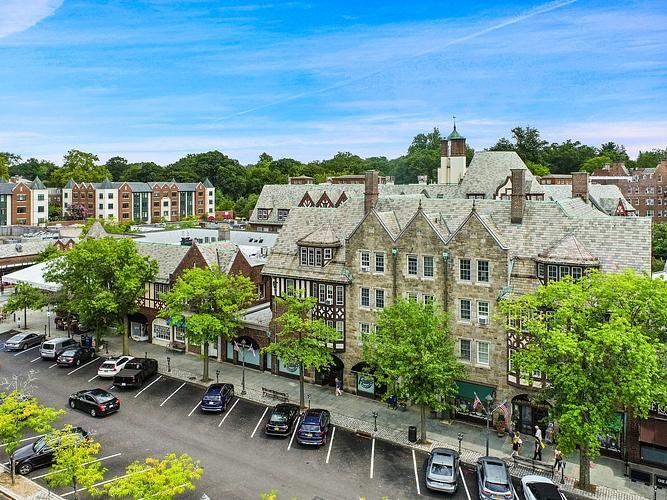 More Photos Of 40-52 E Parkway, Scarsdale Storefront Retail Office For Sale