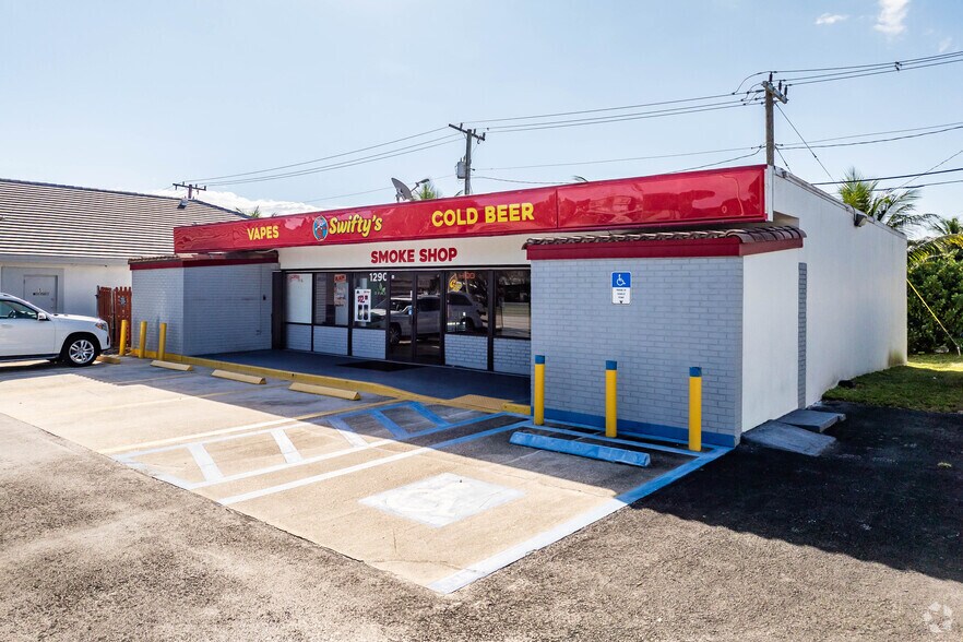 More Photos Of 1290 Lantana Rd, Lake Worth Convenience Store For Lease