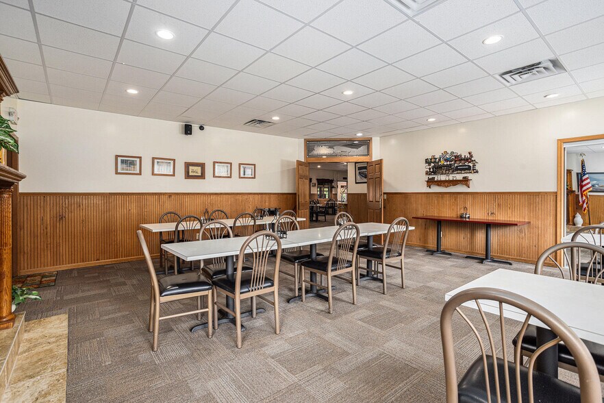 More Photos Of 6225 W D Ave, Kalamazoo Restaurant For Sale
