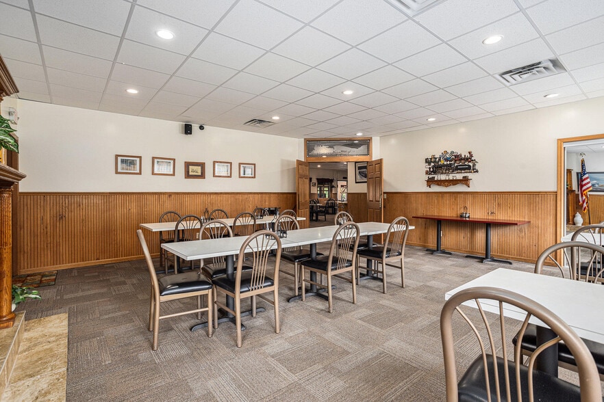 More Photos Of 6225 W D Ave, Kalamazoo Restaurant For Sale
