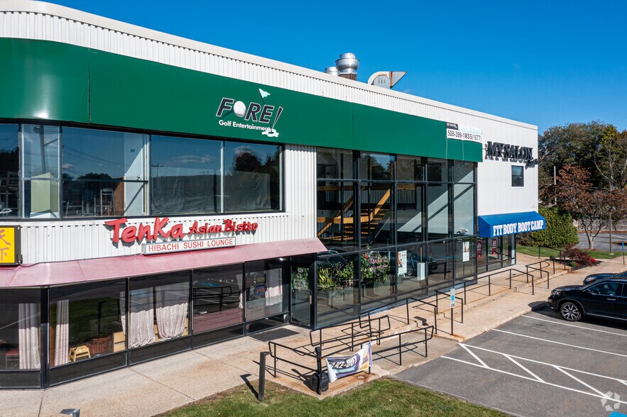 More Photos Of 153 Turnpike Rd, Westborough General Retail For Lease