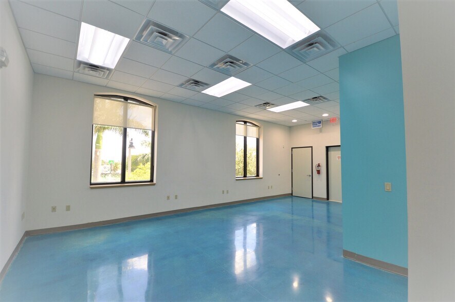 More Photos Of 33004 S Dixie Hwy, Florida City Office For Lease