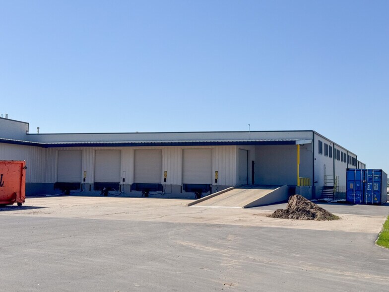 More Photos Of 701 E 37th St N, Wichita Industrial For Lease