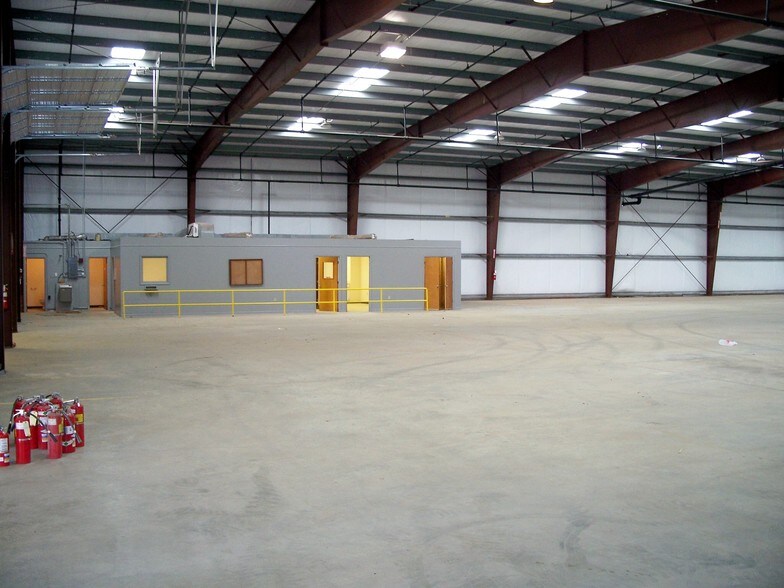 More Photos Of 551 York Rd, Blacksburg Warehouse For Sale