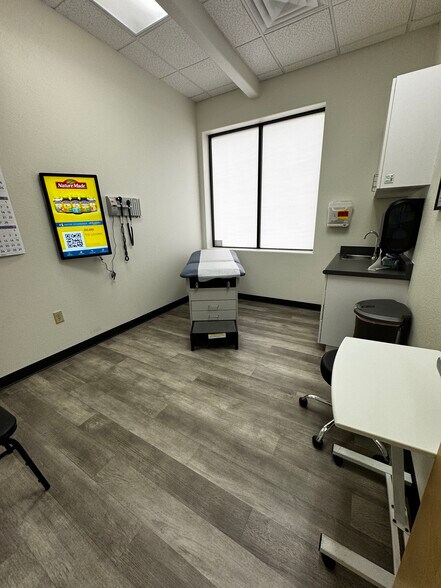 More Photos Of 840 E McKellips Rd, Mesa Medical For Sale