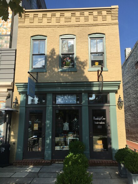 More Photos Of 325 7th St SE, Washington Storefront Retail Office For Lease