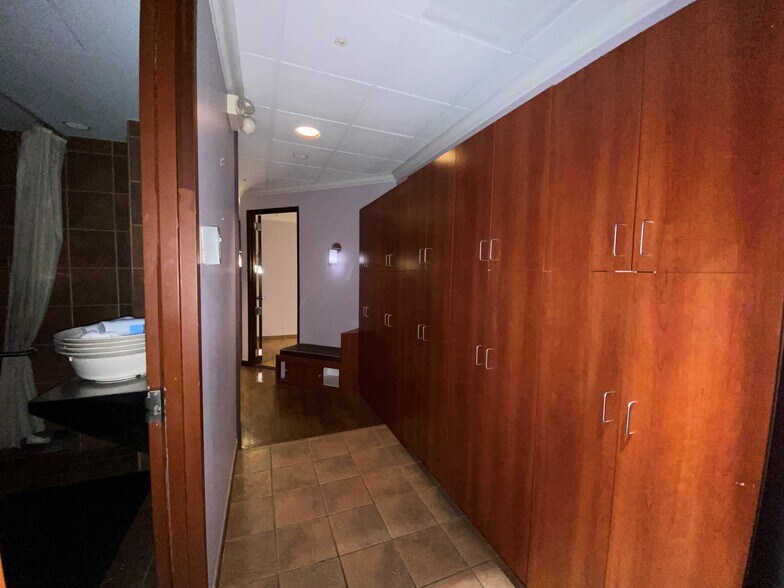 More Photos Of 1717 Champa St, Denver Hotel For Lease