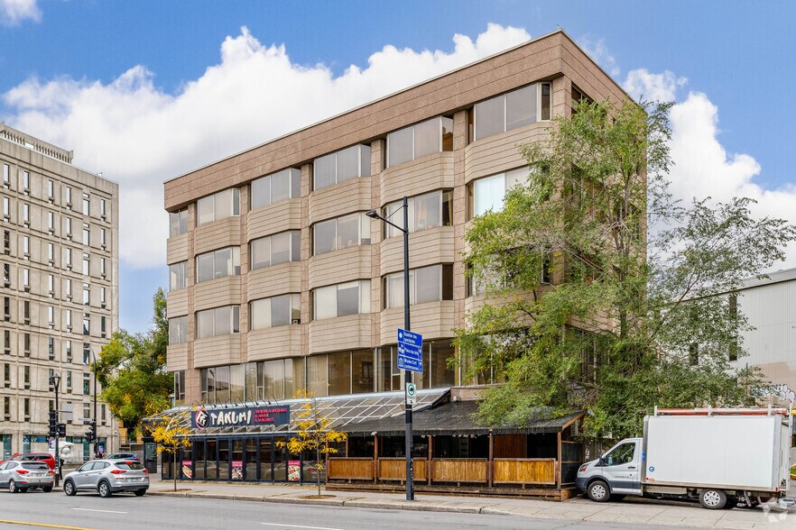 More Photos Of 405 Rue Sherbrooke E, Montréal Apartments For Lease