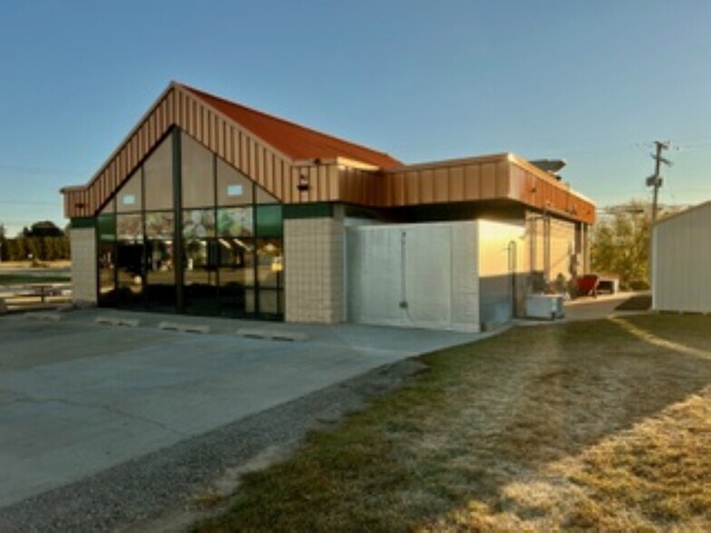 More Photos Of 1982 E Remus Rd, Mount Pleasant Freestanding For Sale