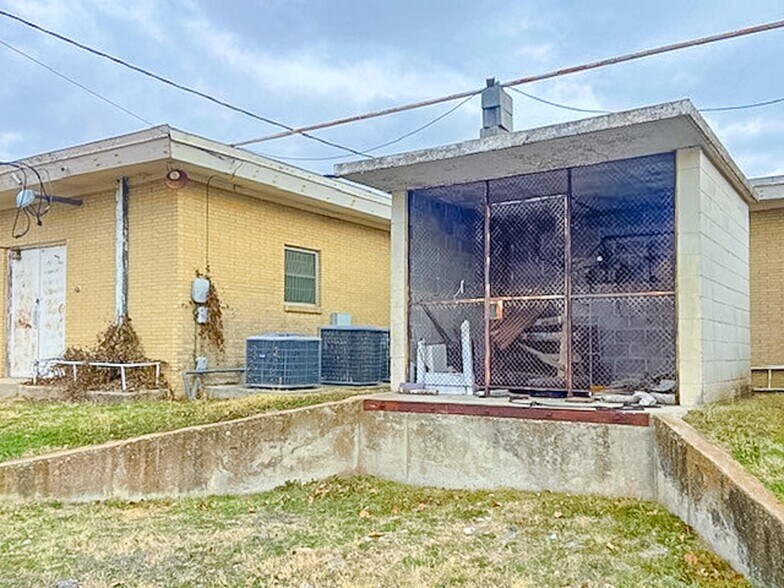 More Photos Of 1219 Parker St, Goldthwaite Specialty For Sale