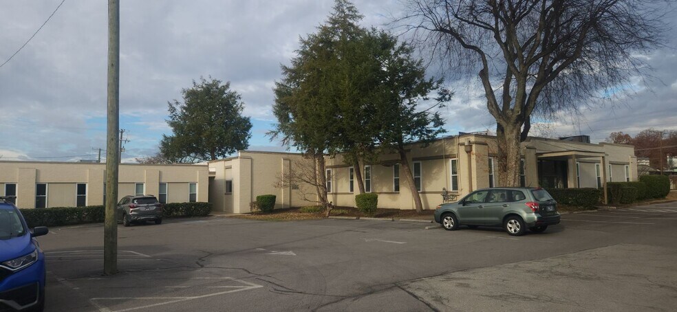 More Photos Of 5410 Homberg Dr, Knoxville Office For Lease