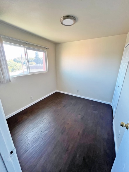 More Photos Of 1109 Alpha Rd, Turlock Apartments For Sale