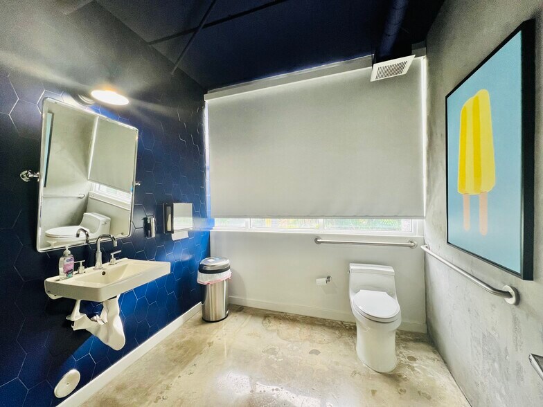 More Photos Of 2424 S Dixie Hwy, Coconut Grove Loft Creative Space For Sale