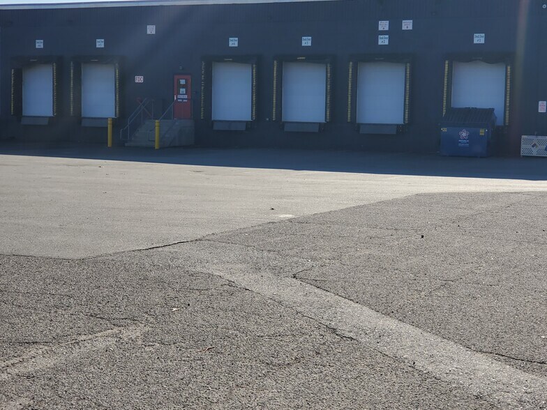 More Photos Of 100 Higginson Ave, Lincoln Distribution For Lease