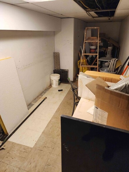 More Photos Of 114 E Main St, Saint Clairsville Restaurant For Lease