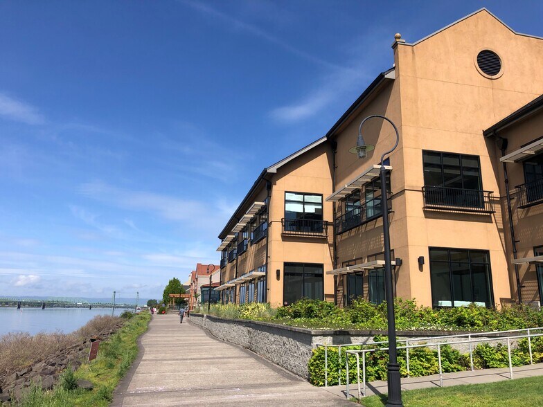 More Photos Of 2001 SE Columbia River Dr, Vancouver Office For Lease