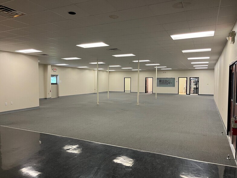 More Photos Of 8565 Somerset Dr, Largo Light Distribution For Lease