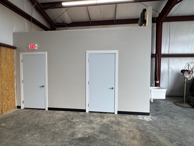 More Photos Of 3840 Elida Rd, Lima Freestanding For Lease