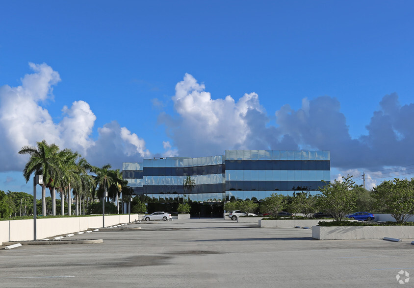 Primary Photo Of 4800 N Federal Hwy, Boca Raton Medical For Sale