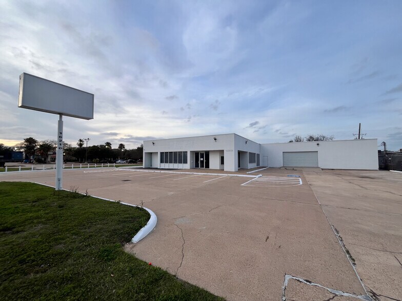 More Photos Of 16210 Clay Rd, Houston General Retail For Sale