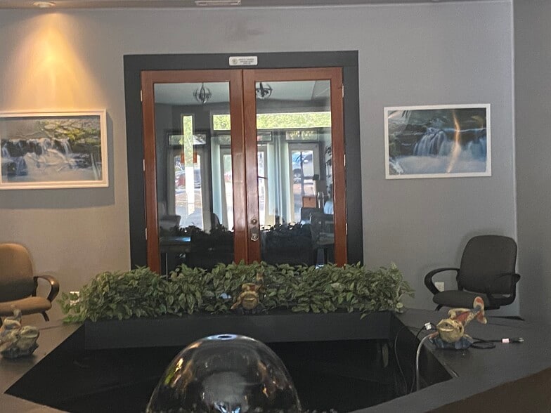 More Photos Of 955 Commercial St NE, Conyers Loft Creative Space For Sale