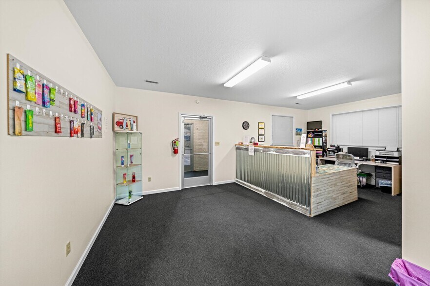 More Photos Of , Harriman Office For Sale