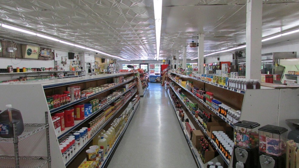 More Photos Of 5002 S 3rd St, Memphis Convenience Store For Sale