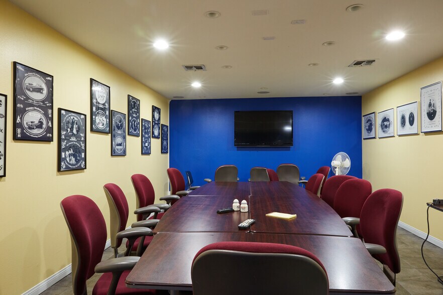 More Photos Of 9171 Gazette Ave, Chatsworth Manufacturing For Sale