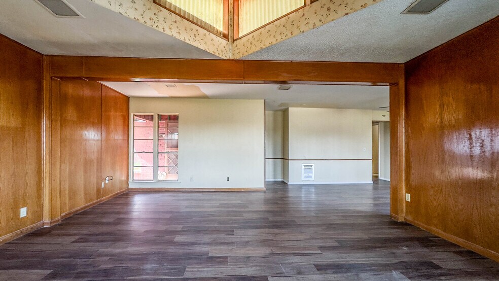 More Photos Of 719 E Highway 67, Duncanville Industrial For Sale