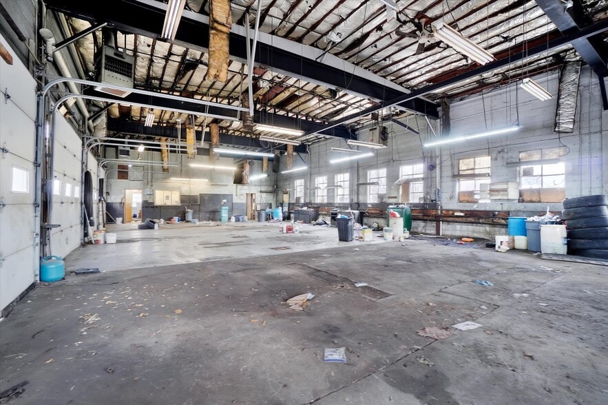 More Photos Of 1006 1/2 Mount Rose Rear Ave, York Auto Repair For Sale