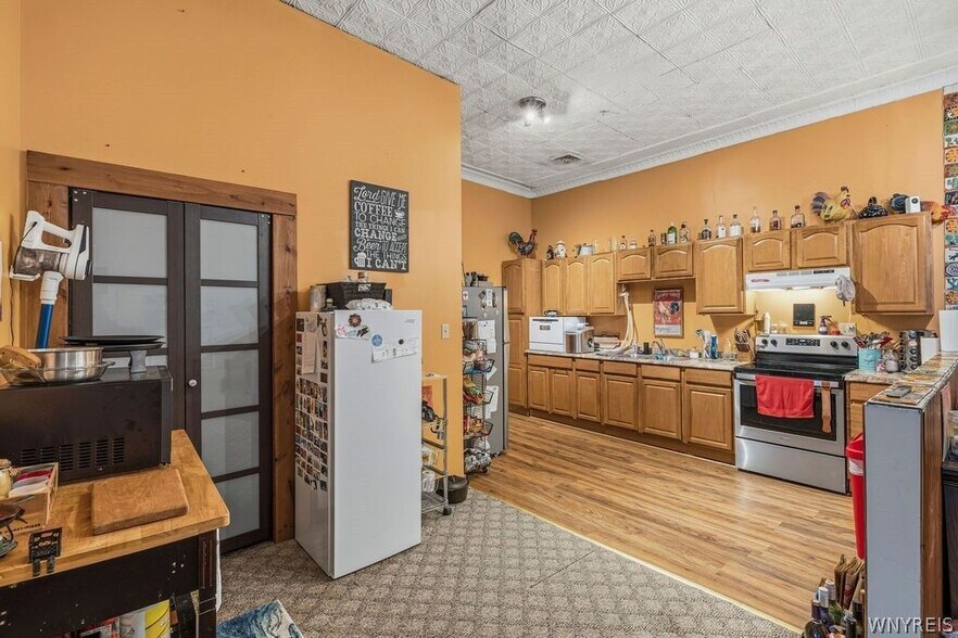 More Photos Of 259 Young St, Wilson Storefront Retail Residential For Sale