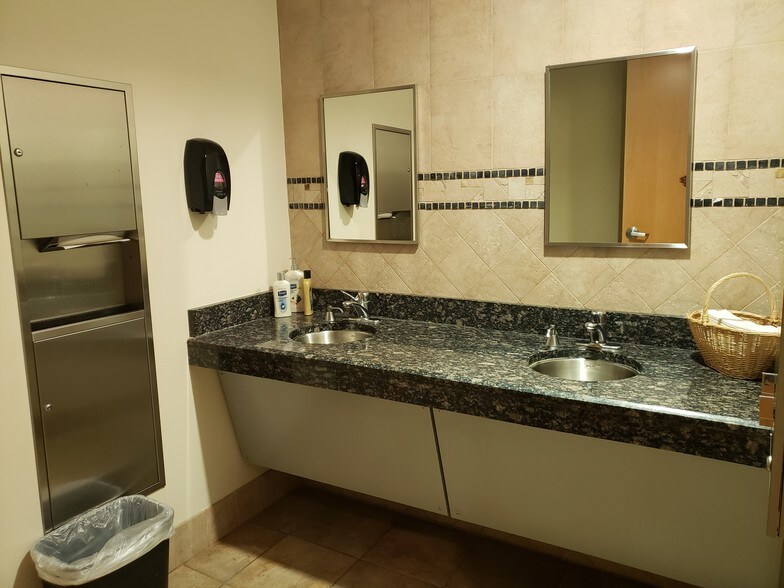 More Photos Of 4017 W Dr Martin Luther King Jr Blvd, Tampa Office For Sale