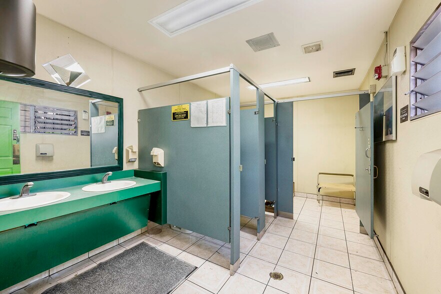 More Photos Of 1954 Atlantic Ave, Long Beach Office For Lease