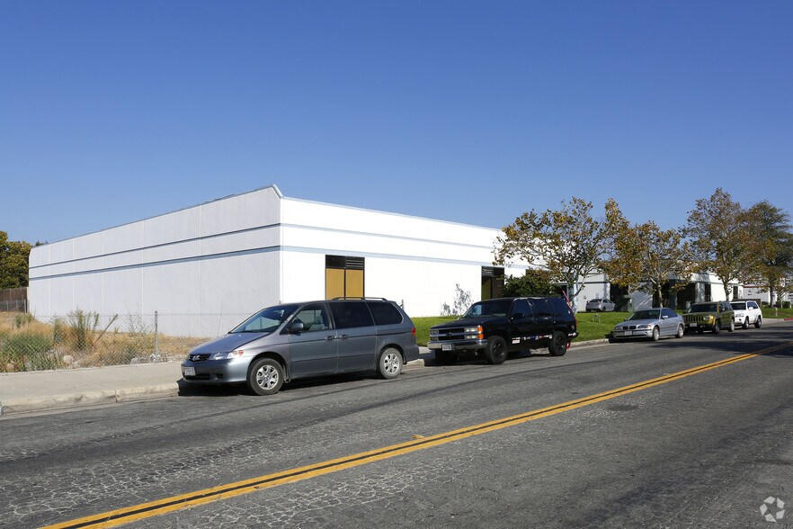More Photos Of 27556 Commerce Center Dr, Temecula Manufacturing For Sale