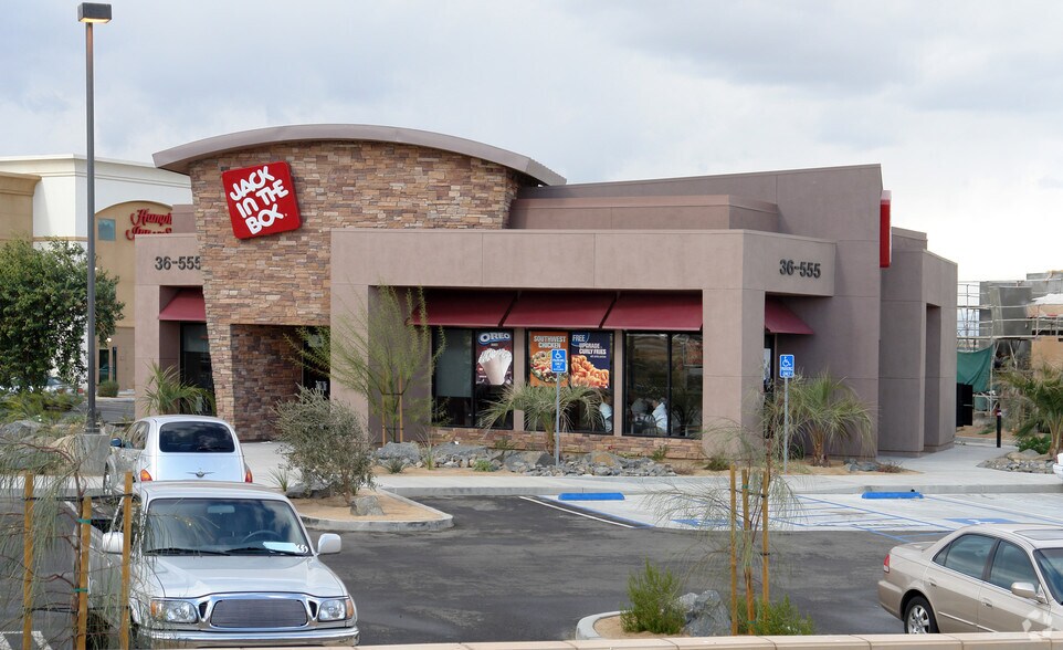 More Photos Of 36555 Cook St, Palm Desert Fast Food For Lease