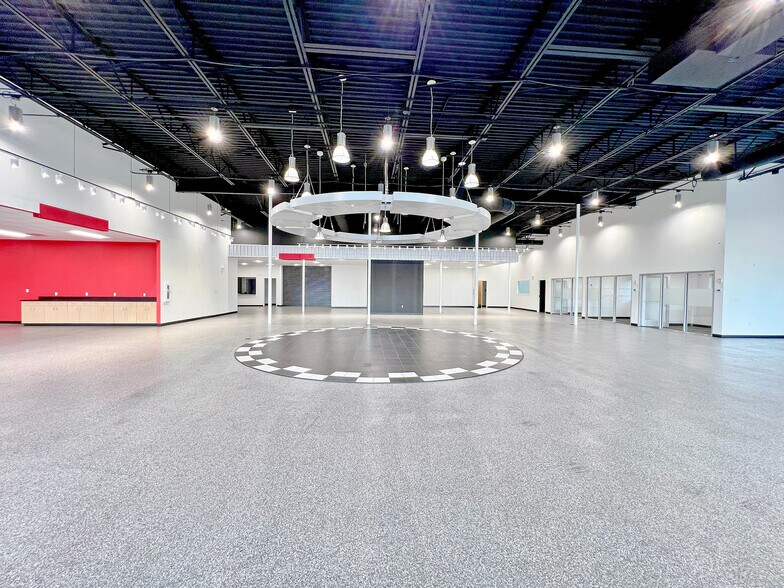 More Photos Of 501 Salem Pl, Fairview Heights Auto Dealership For Sale