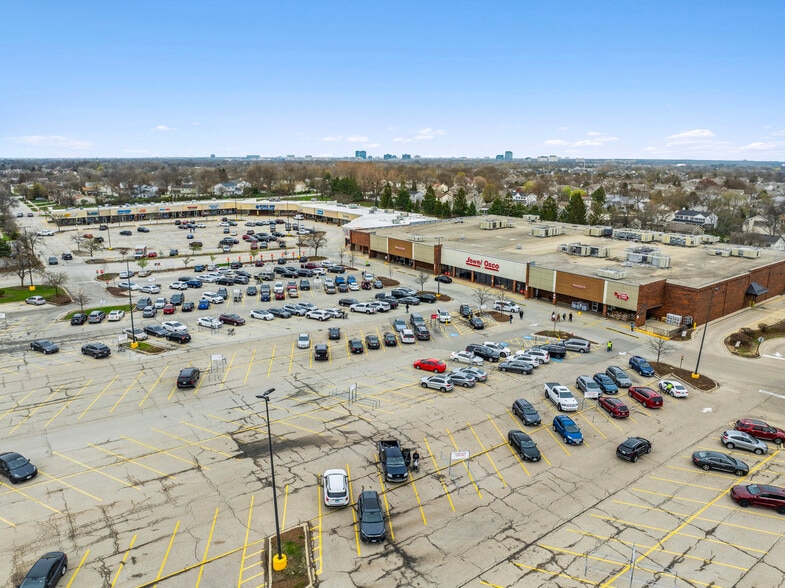 More Photos Of 1023-1127 S Roselle Rd, Schaumburg Freestanding For Sale