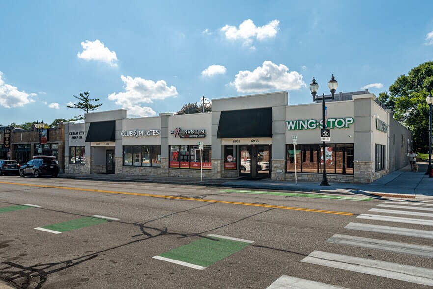 More Photos Of 2266 70th St, Wauwatosa Convenience Store For Lease