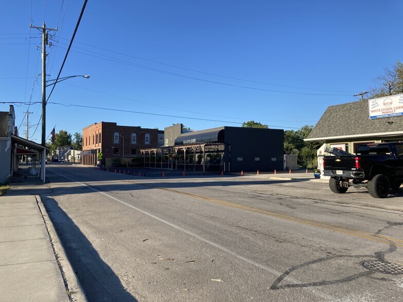 More Photos Of 65 E Pierce St, Whitestown Warehouse For Lease