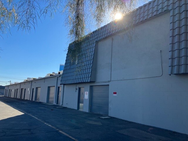 More Photos Of 2325 Western Ave, Las Vegas Light Manufacturing For Lease