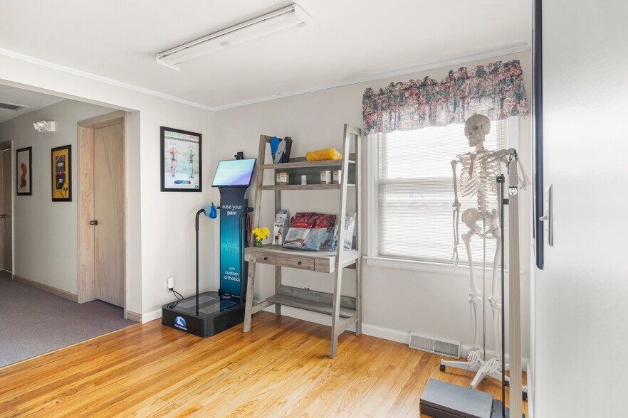 More Photos Of 322 Fairview Ave, Hudson Medical For Sale