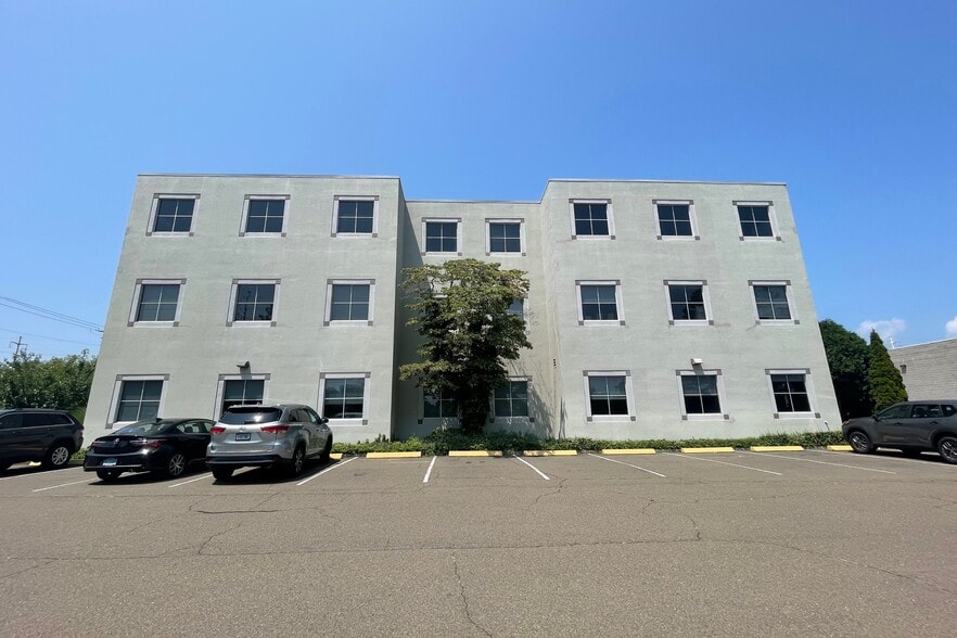 More Photos Of 1 Eliot Pl, Fairfield Office For Lease