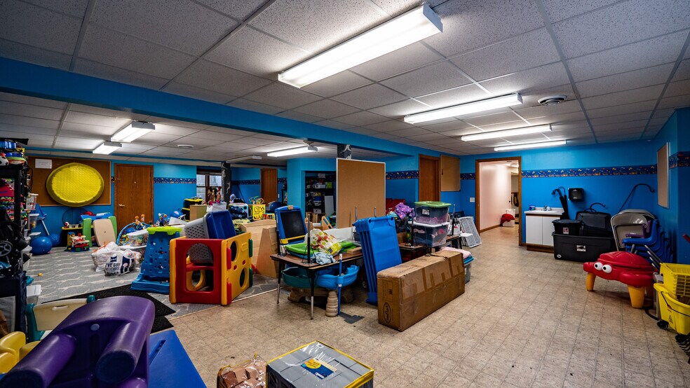 More Photos Of 303 S Western Ave, Waupaca Daycare Center For Sale