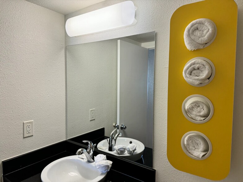 More Photos Of 2470 S Garey Ave, Pomona Hotel For Sale
