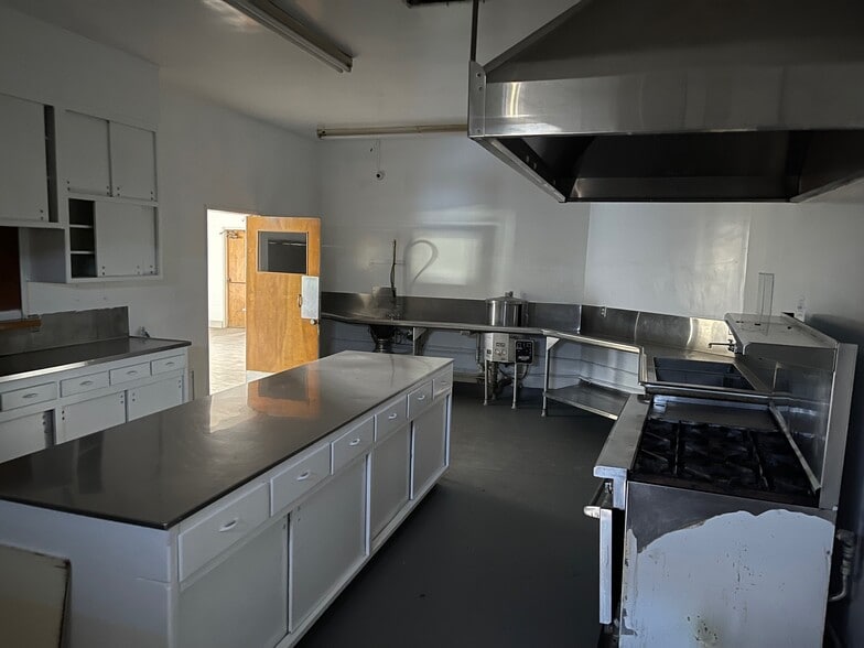 More Photos Of 7216 Valmont St, Tujunga Lodge Meeting Hall For Sale