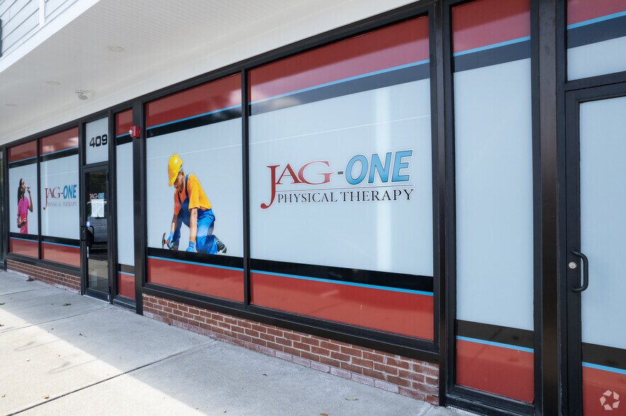 More Photos Of 403 Goffle Rd, Wyckoff Storefront For Lease