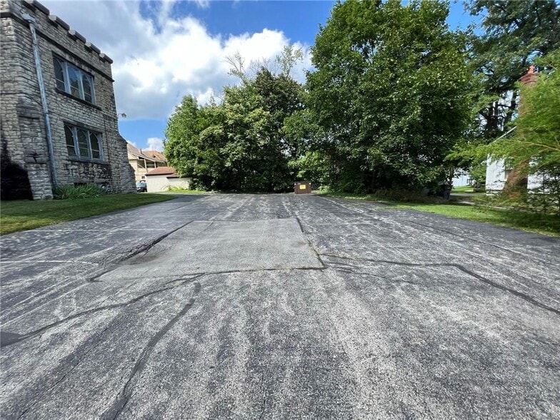 More Photos Of 1205 Elm St, Youngstown Religious Facility For Sale