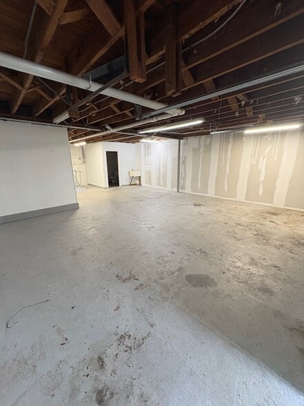 More Photos Of 238 Peachtree St, Cocoa Freestanding For Lease