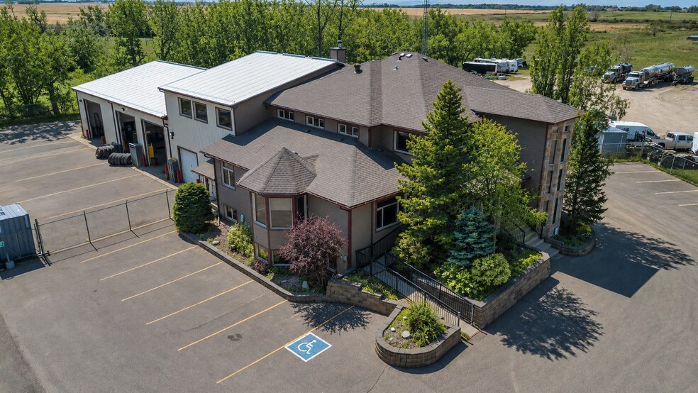 Primary Photo Of 118 Canal Gdns, Strathmore Light Distribution For Sale